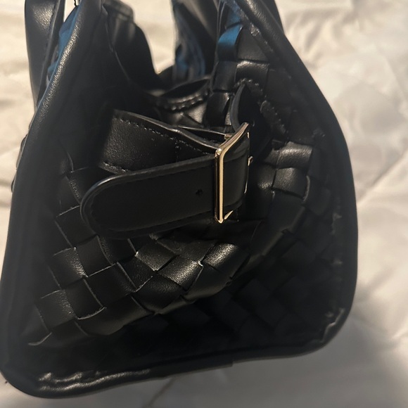 Mini Woven Handbag - Picture 2 of 4